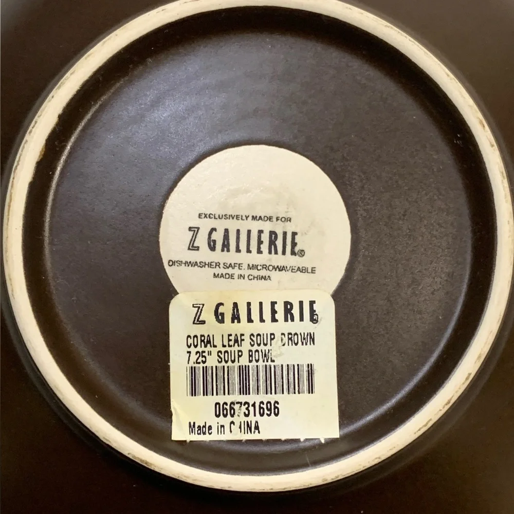 Z GALLERIE CORAL LEAF SOUP BROWN WITH CREAM 7.25 IN NEW ROUND